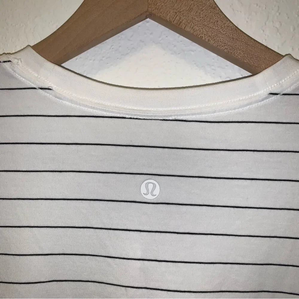 Lululemon Love Curved Hem Striped T Shirt - Picture 4 of 5